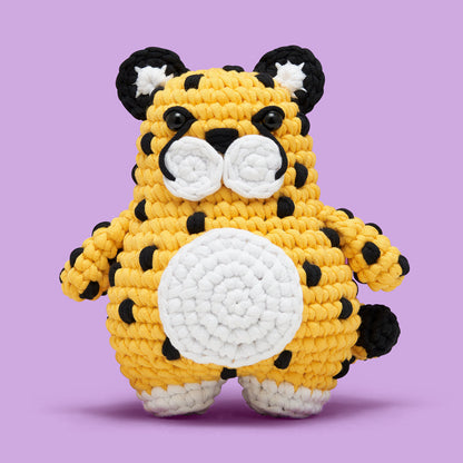 Suri the Cheetah Crochet Kit